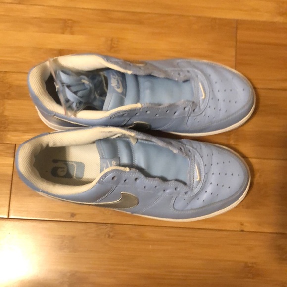 Nike Air Force 1 Low "University Blue 2004" Size 9 Sneakers - Picture 4 of 8